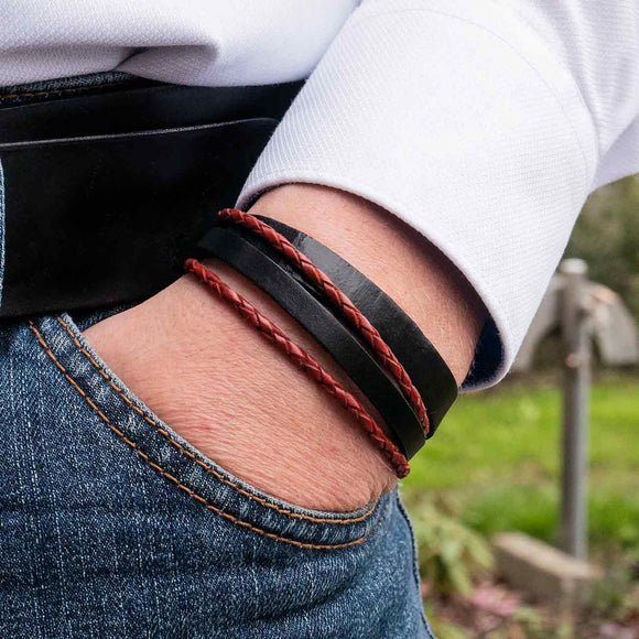 Lederarmband mit Gravur, Echtleder schwarz-rot kombiniert, Damen- und Herrenarmband